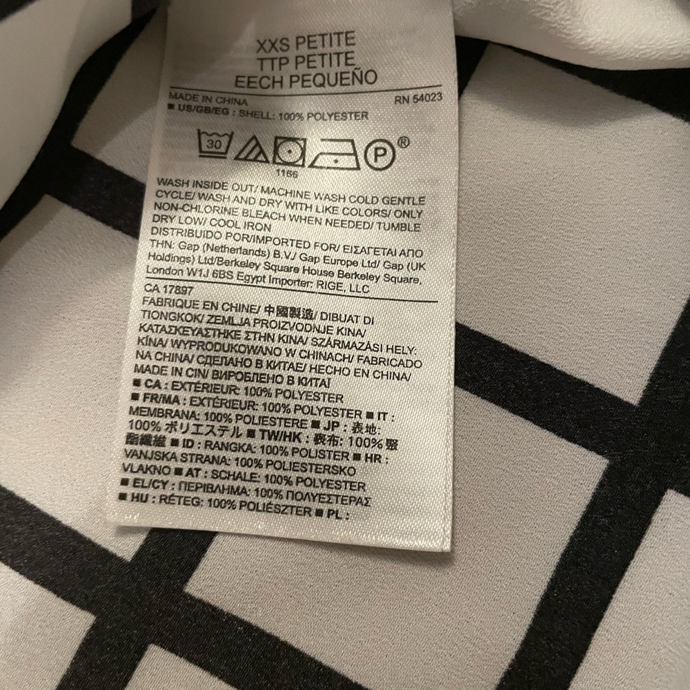 Banana Republic Factory Grid Pattern Blouse - Picture 3 of 7